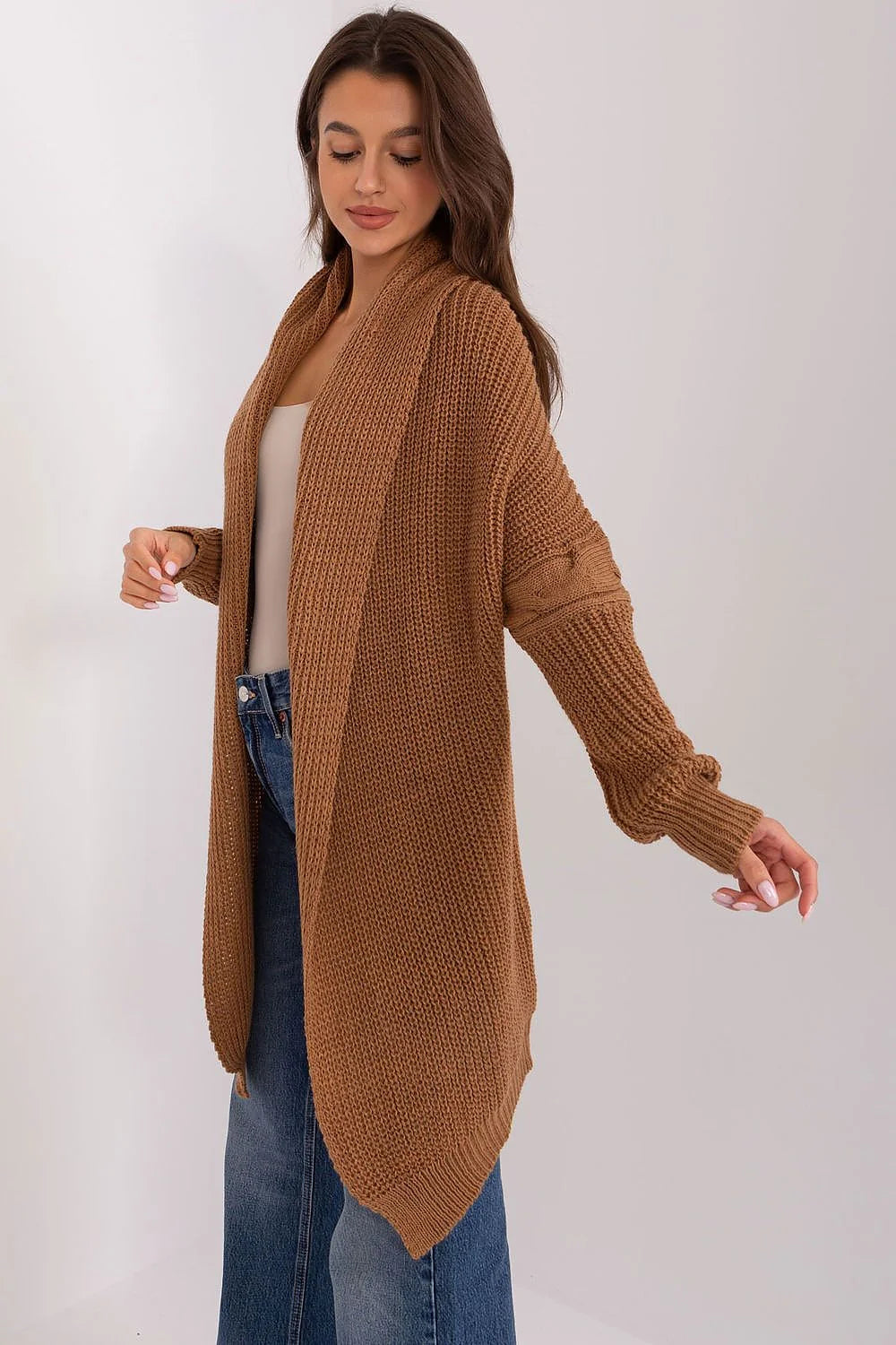 Cardigan long Och Bella pour femmes maille épaisse manches longues couleur brun camel coupe ample sans fermeture style décontracté automne/hiver tricot jersey finitions élégantes superposition facile confort maximal
