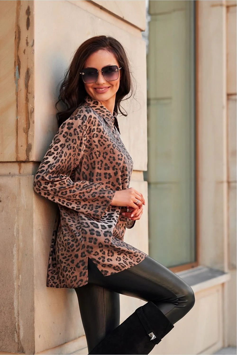 Blouse féminine audacieuse imprimé léopard manches longues col classique coupe ample tissu souple occasion spéciale mode intemporelle
