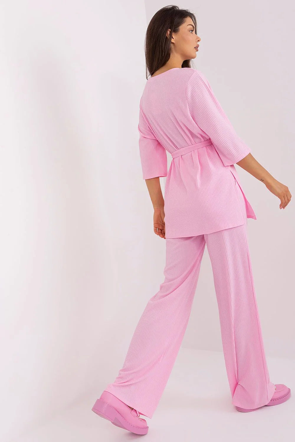 Ensemble féminin Lakerta tissu côtelé confortable élégant coton élasthanne manches 3/4 pantalon large rose tendre