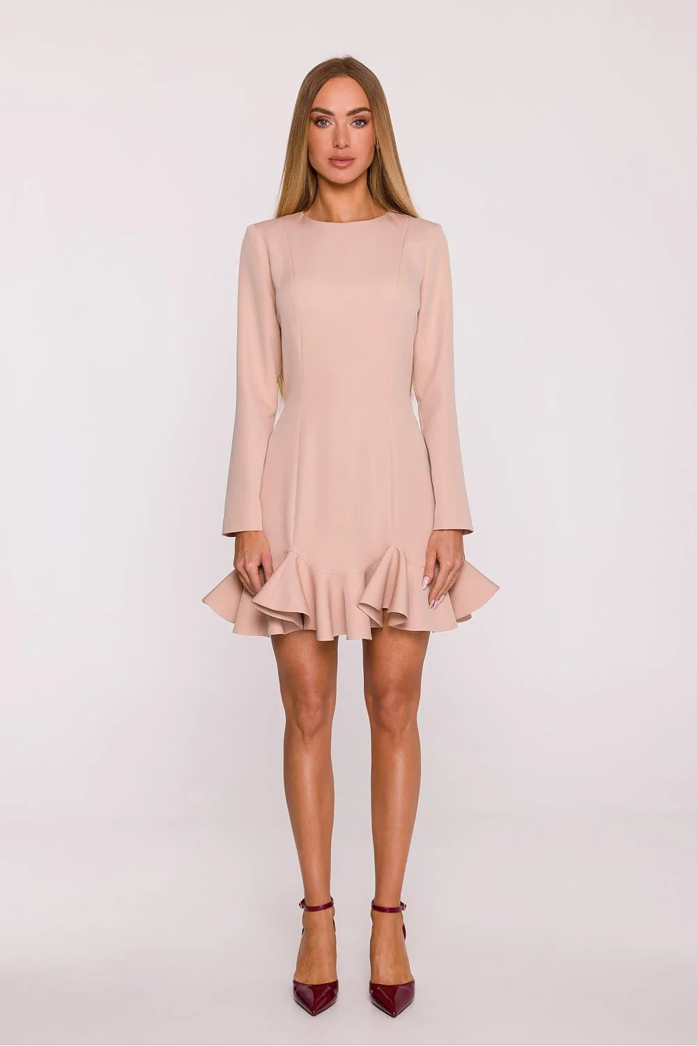robe cocktail mini manches longues col rond coupe ajustée coutures princesse volant froncé crêpe lisse extensible