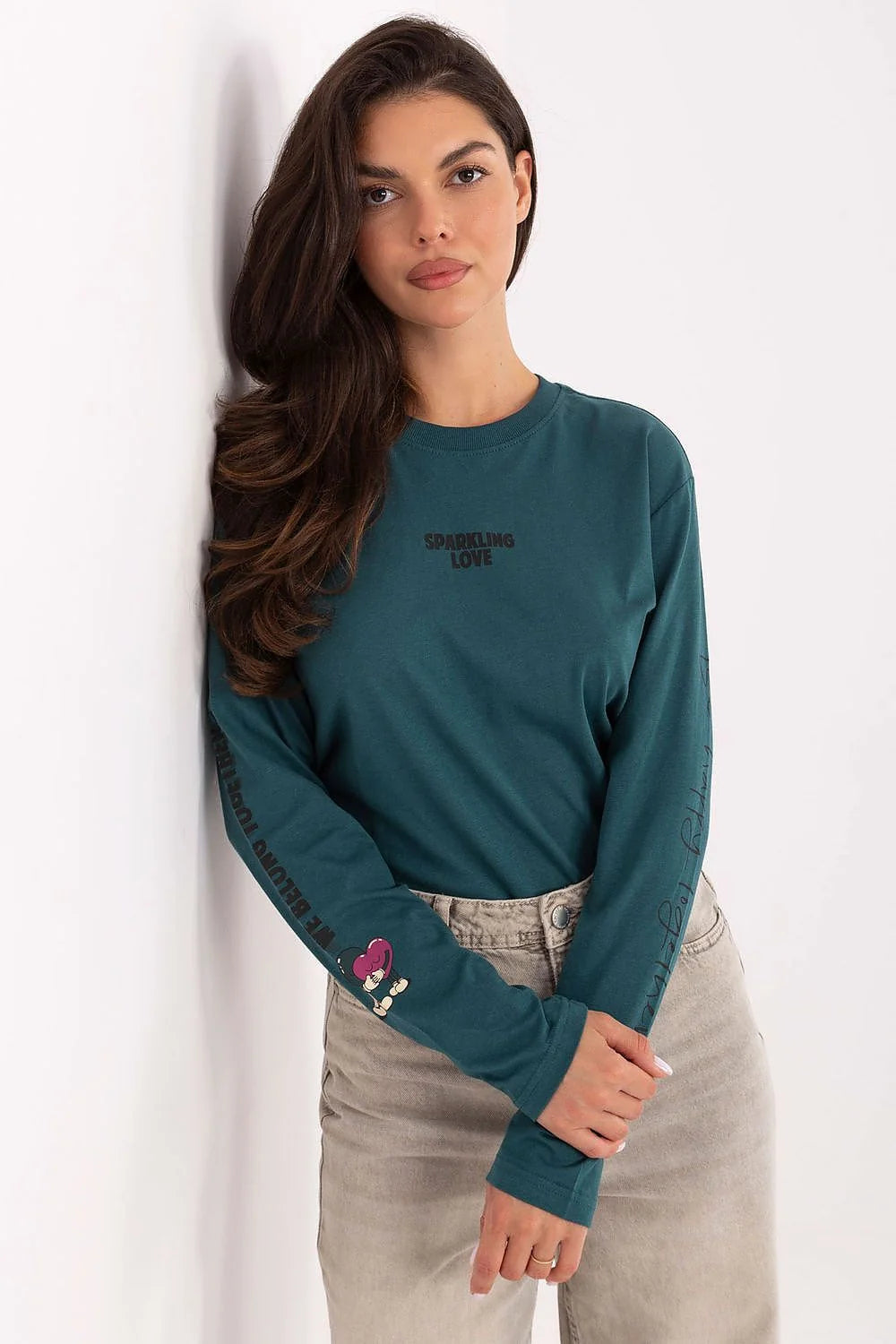 chemisier femme manches longues col rond coupe droite coton jersey vert émeraude imprimées poitrine inscriptions graphique motif coeur cartoon