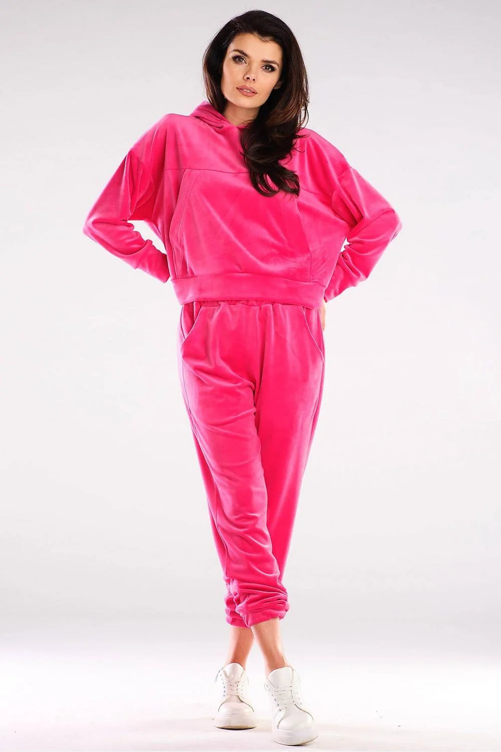 Sweatshirt femme velours rose vif style décontracté chic confortable coupe ample capuche poches pratiques