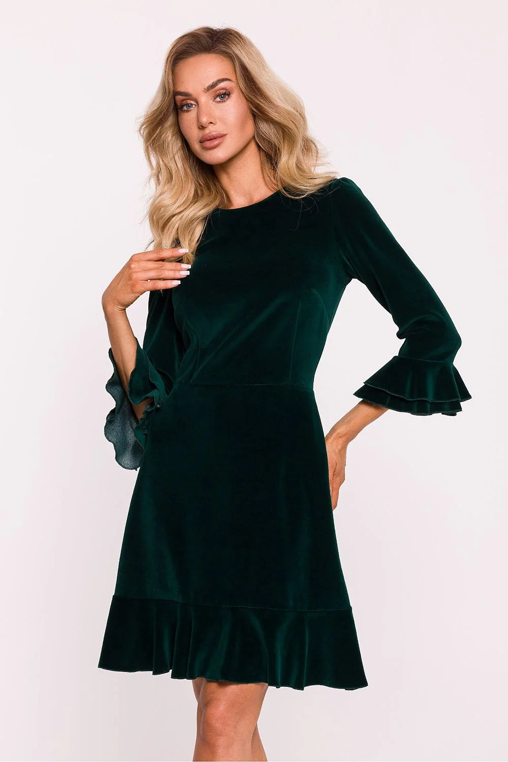 robe velours vert foncé manches longues volants poignets ourlet volanté coupe ajustée buste taille marquée col rond mi cuisse chic