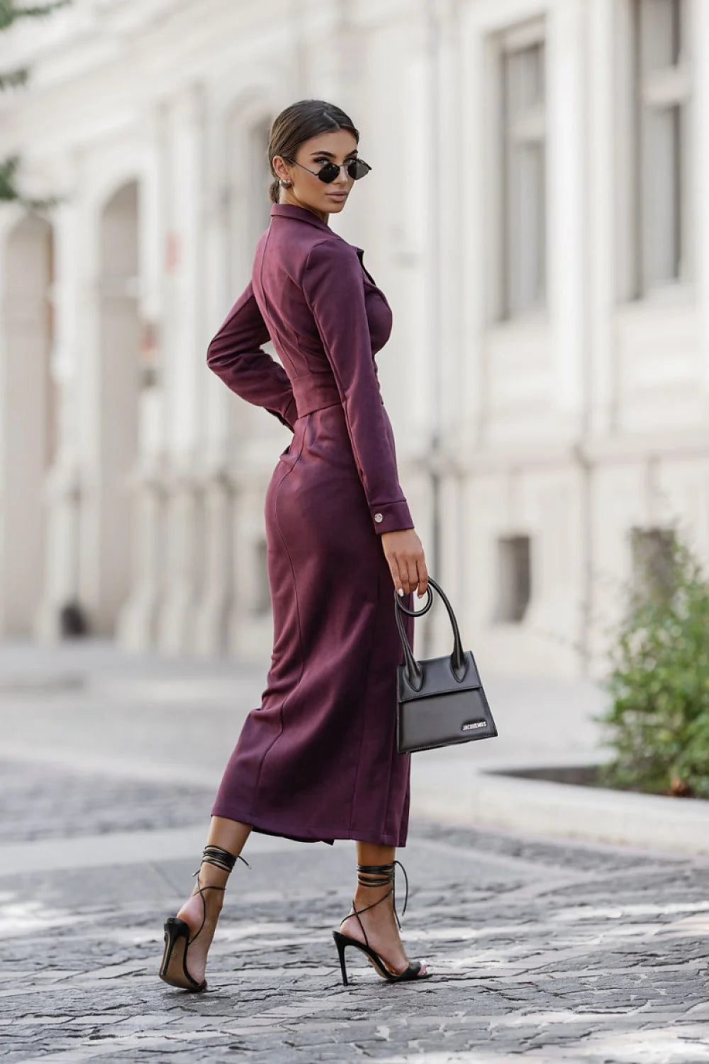 robe chemise longue femme bordeaux prune profond coupe ajustée col chemise manches longues suédine douce ceinture nouée fente frontale élégante
