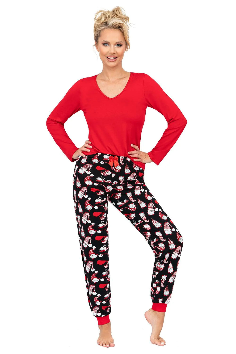 pyjama femme confortable festif hiver manches longues col V haut rouge pantalon jogger noir imprimé bonhommes neige