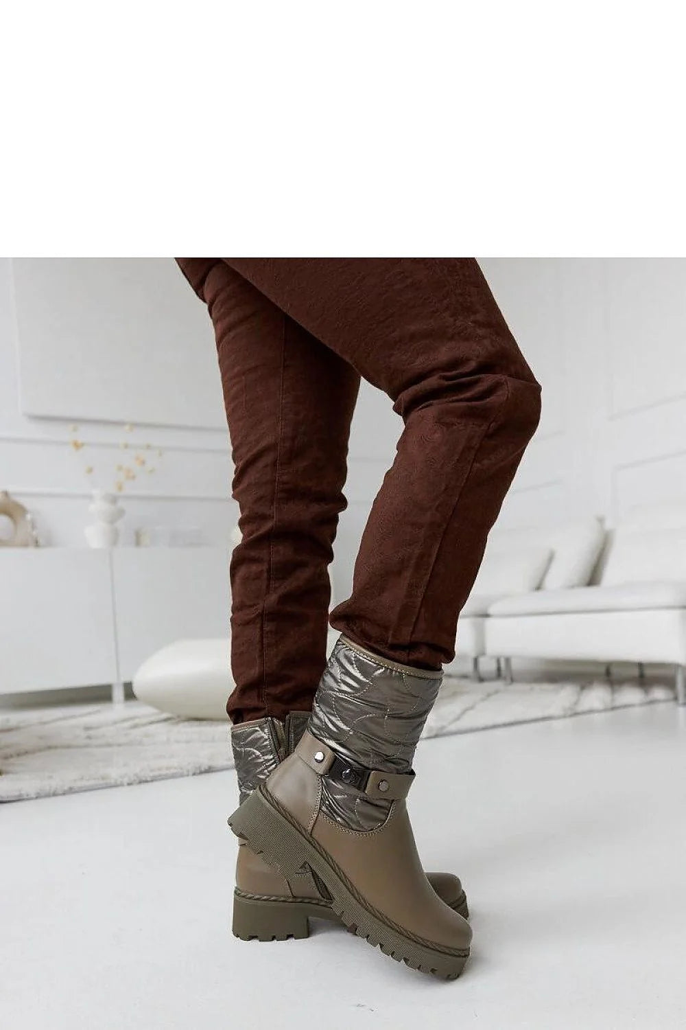 Bottes mode femmes hiver design moderne polyvalent taupe gris matelassé cuir synthétique semelle crantée fermeture éclair