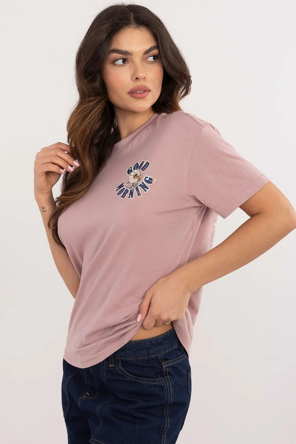 T-shirt femme coton décontracté design brodé col rond manches courtes style moderne rose pâle Good Morning floral