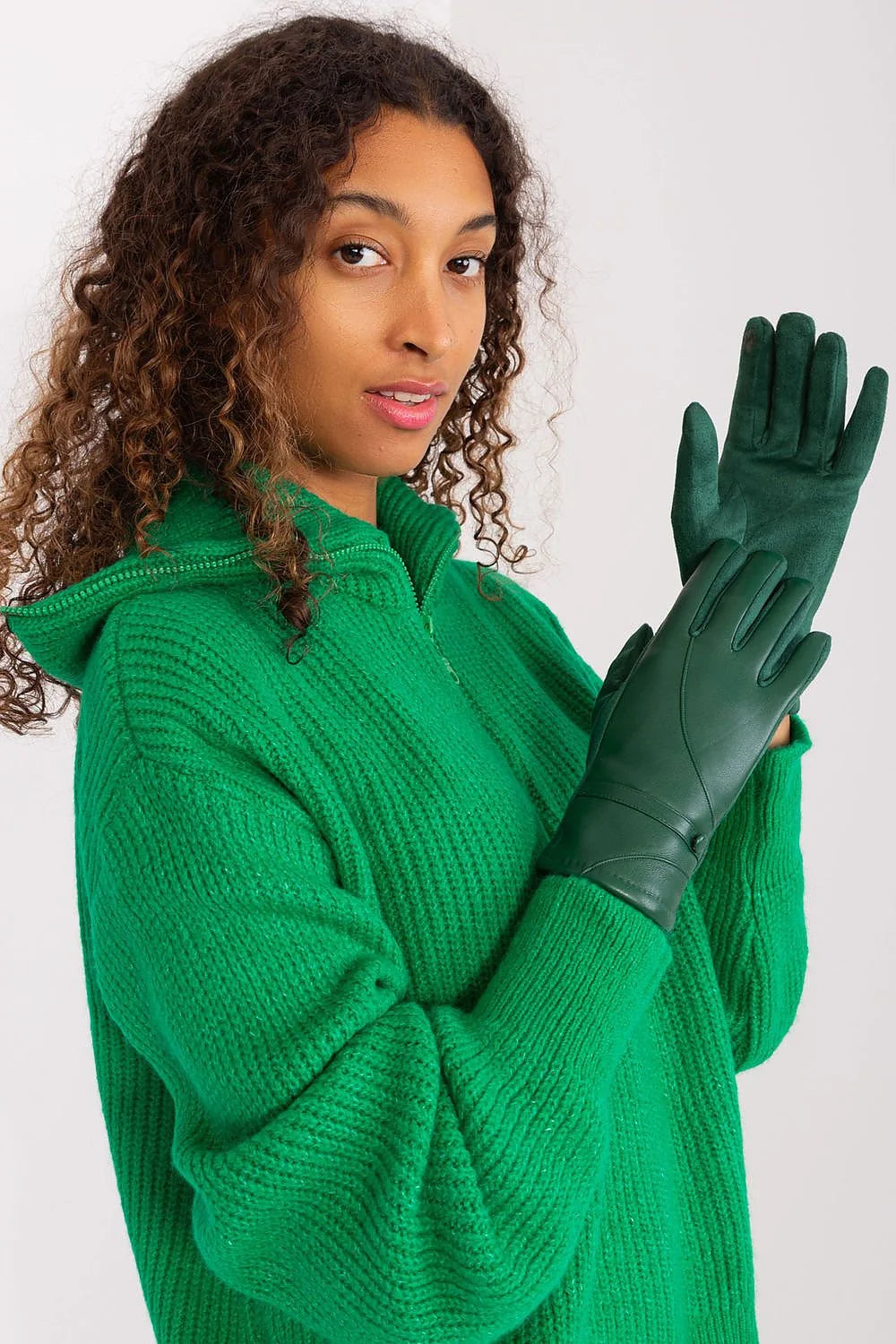 Gants élégants pour femmes cuir vert vif design classique manches longues ajustables pression vert