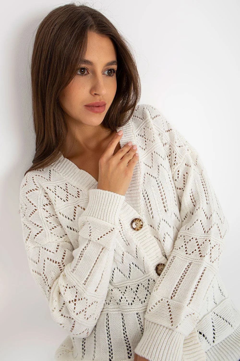 cardigan femme maille ajourée pointelle ivoire gilet boutonné colV coupe relaxed oversize tricot léger bordures côtelées boutons écaille