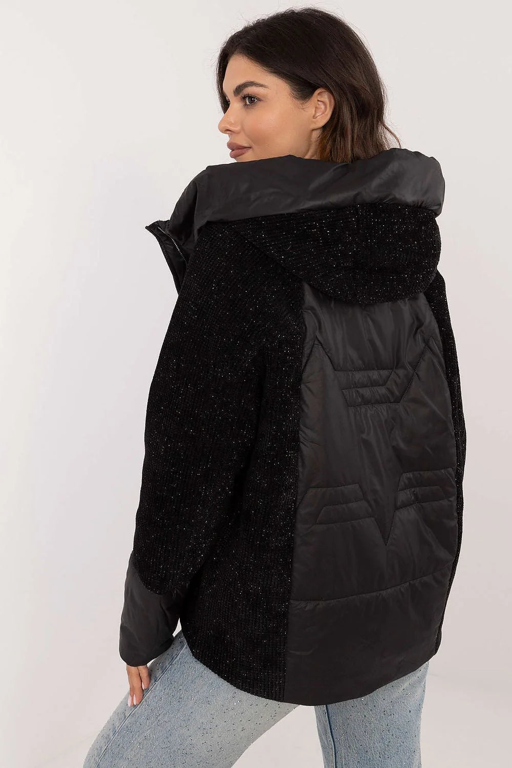 Doudoune femme élégante matelassée pailletée couleur noire coupe oversize capuche poches latérales fermeture éclair argent