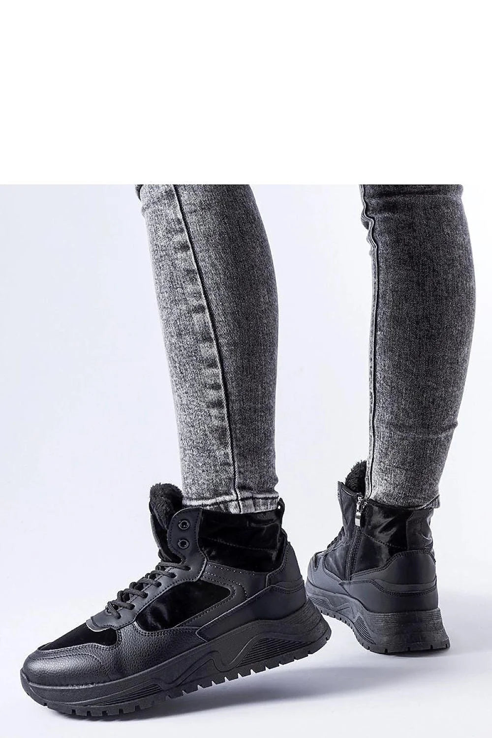 Bottes montantes en cuir noir et textile,高舒适度, adhérence exceptionnelle, pour femmes, style urbain et sportif, idéales pour l'hiver, fermeture éclair latérale, confort maximal, design moderne, occasions multiples