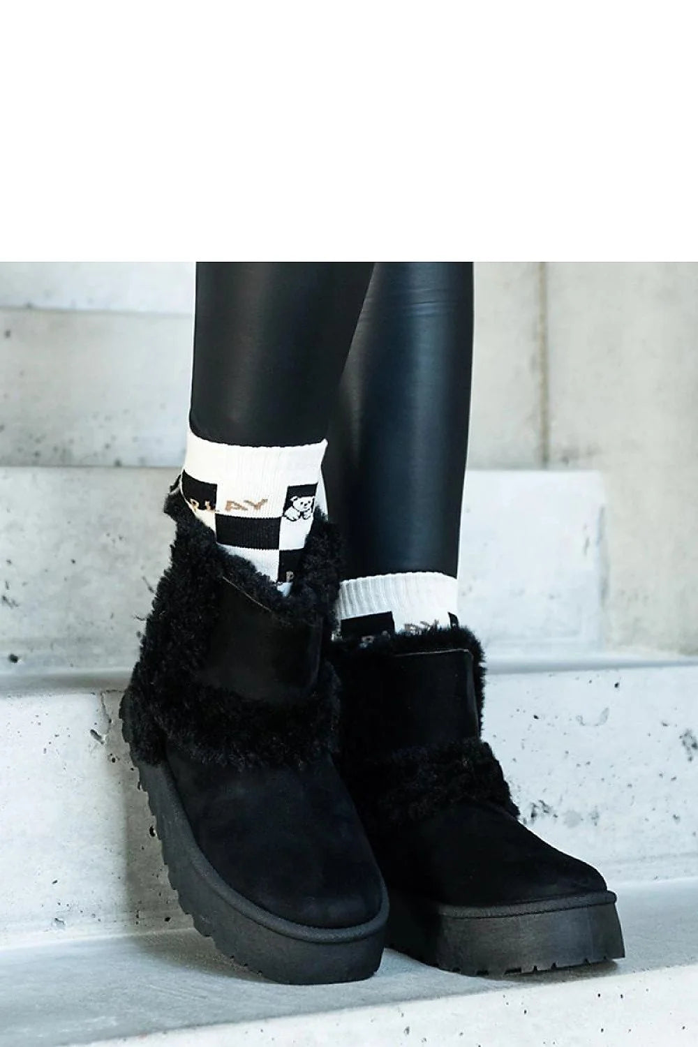 Bottes neige suède noir élégantes mi-mollet avec fausse fourrure confortables pour femmes modernes hiver