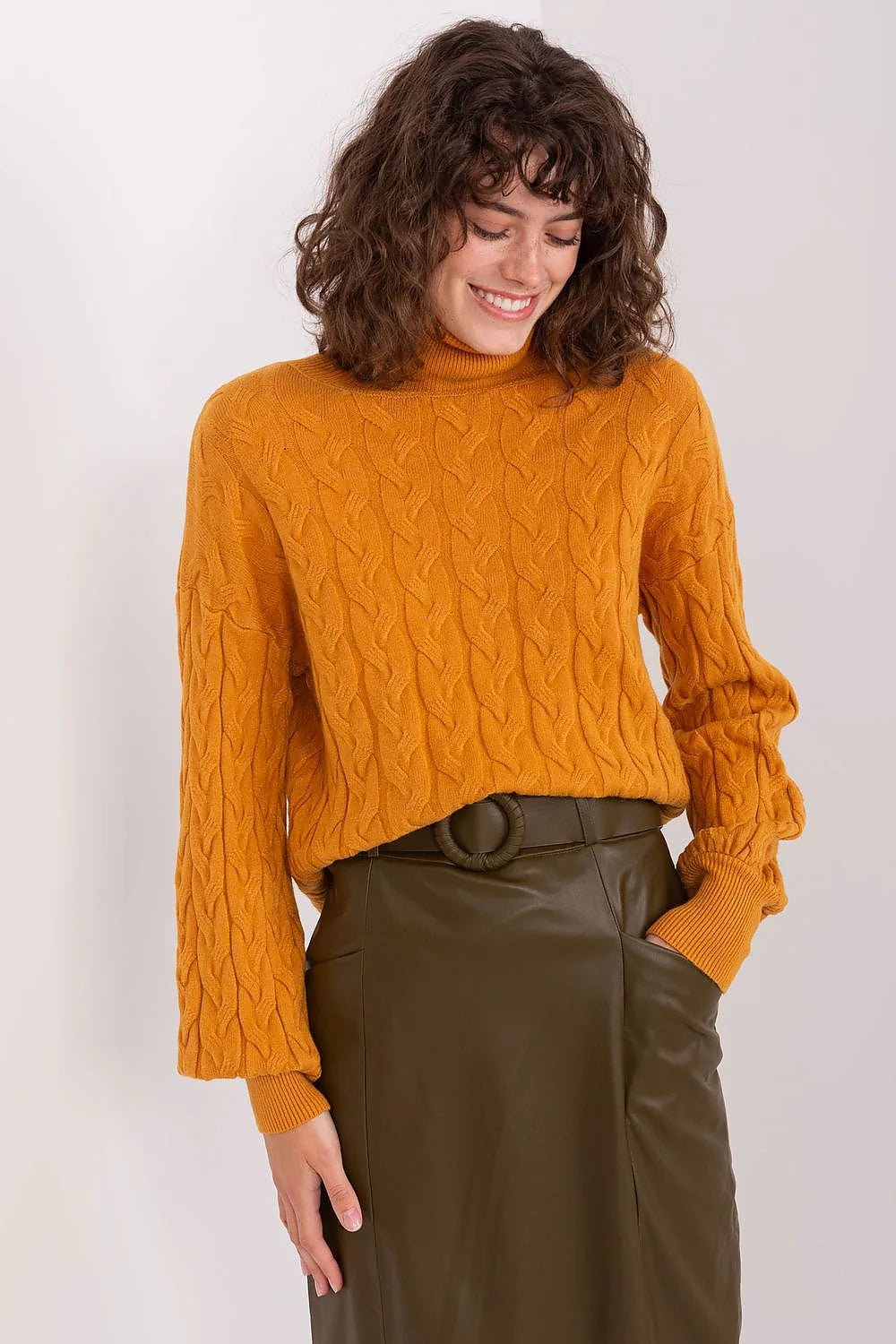 Pull femme col montant tissu écossais motif torsadé manches longues couleur moutarde été hiver mode intemporelle