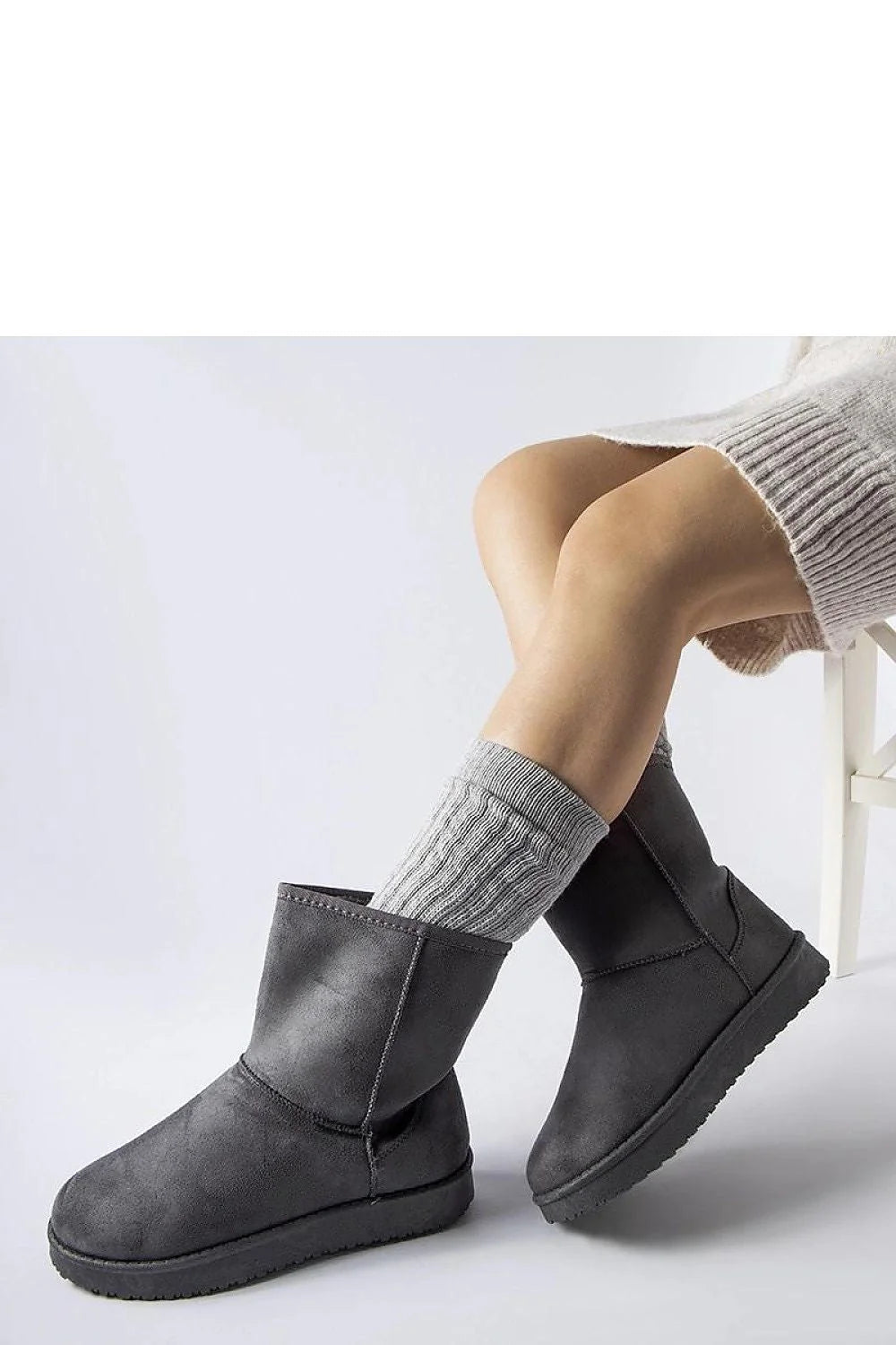 Bottes de neige Solea pour femme, design moderne, suédine synthétique, couleur gris foncé, semelle caoutchouc, hauteur cheville, look élégant, confort maximal, hiver 2024
