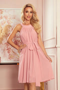 Robe élégante en mousseline rose poudré sans manches ceinture ajustable dos plissé femme chic
