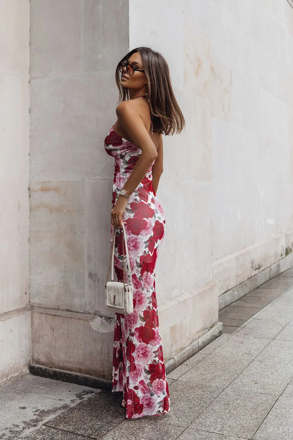 Robe élégante femme style moderne audacieux imprimé floral rouge blanc décolleté plongeant bretelles fines fente côté
