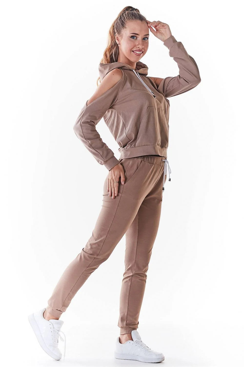 Ensemble jogging femme coton style décontracté chic confortable capuche poches ajusté maison ville
