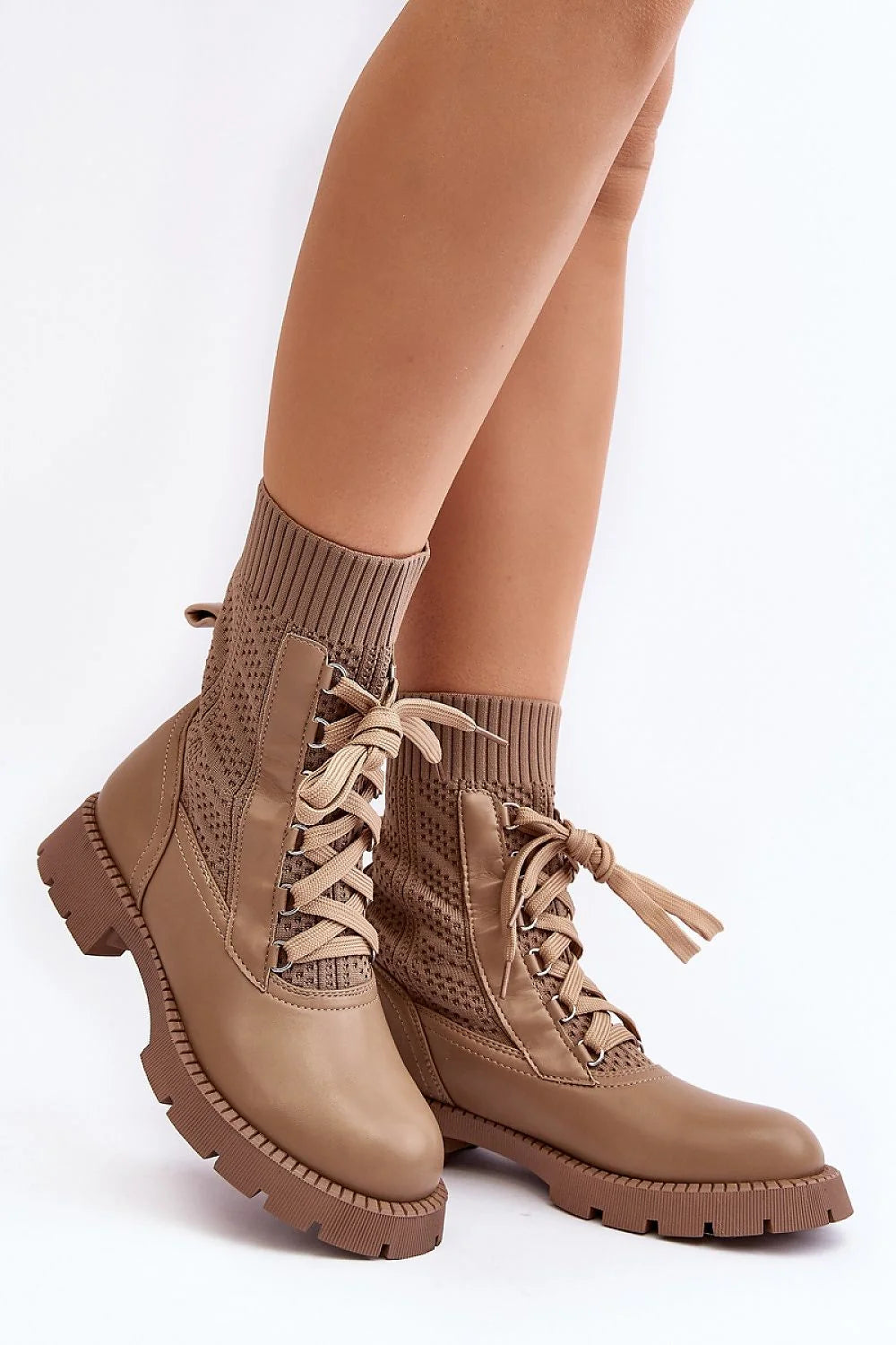 Bottines femmes design moderne automne-hiver confort cuir écologique maille lacets plateforme talon plat style urbain sophistiqué élégance polyvalent
