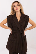 gilet femme blazer sans manches marron foncé fines rayures verticales col cranté épaules structurées ceinture nouée