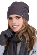 Bonnet, écharpe et gants assortis pour femme, ensemble d'hiver élégant, design moderne, style sophistiqué, couleur gris anthracite, matériau en laine, idéal pour les froids, accessoires trendy, winter set