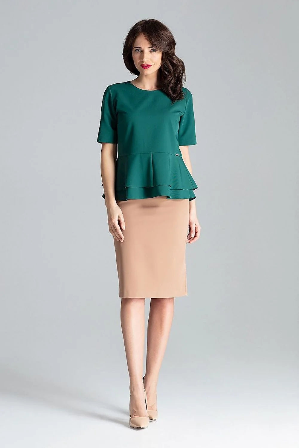Chemisier à manches courtes vert émeraude double basque jupe beige sable taille ajustable polyester viscose femme