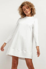 robe Tessita maille blanche immaculée coupe trapèze oversize manches longues col montant molleton épais ourlet large dos allongé sportchic confortable
