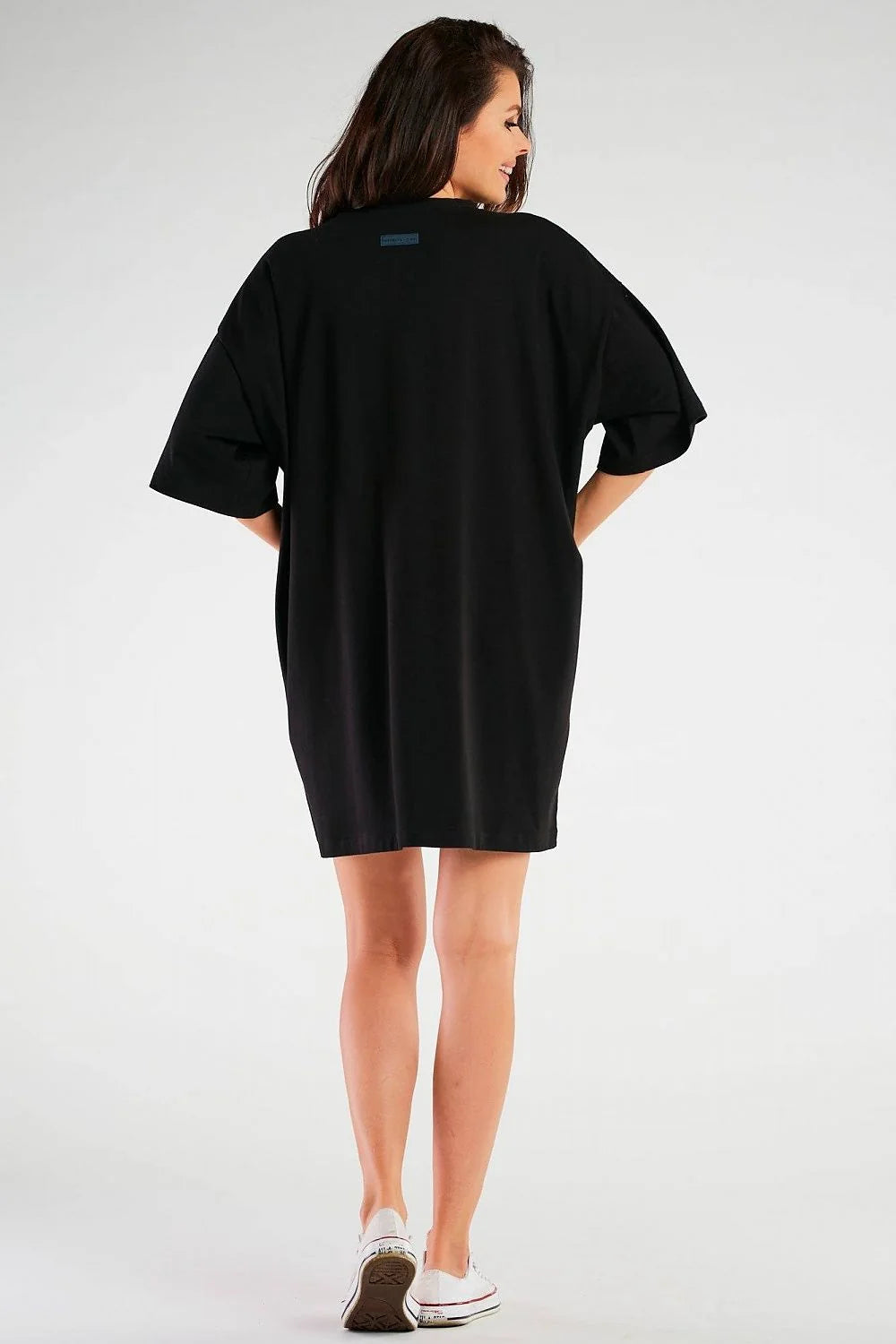 Robe tshirt coton lycra noir ample col rond manches courtes tombantes mi-cuisse minimaliste moderne casual femme