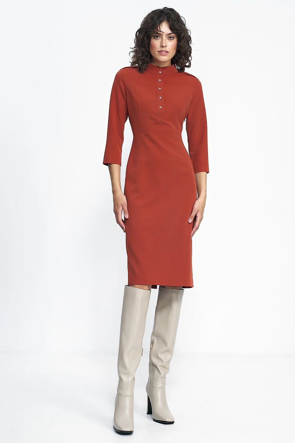 Robe élégante automne hiver couleur terre cuite matériau doux jersey coton longueur genoux manches 3/4 col rond femme