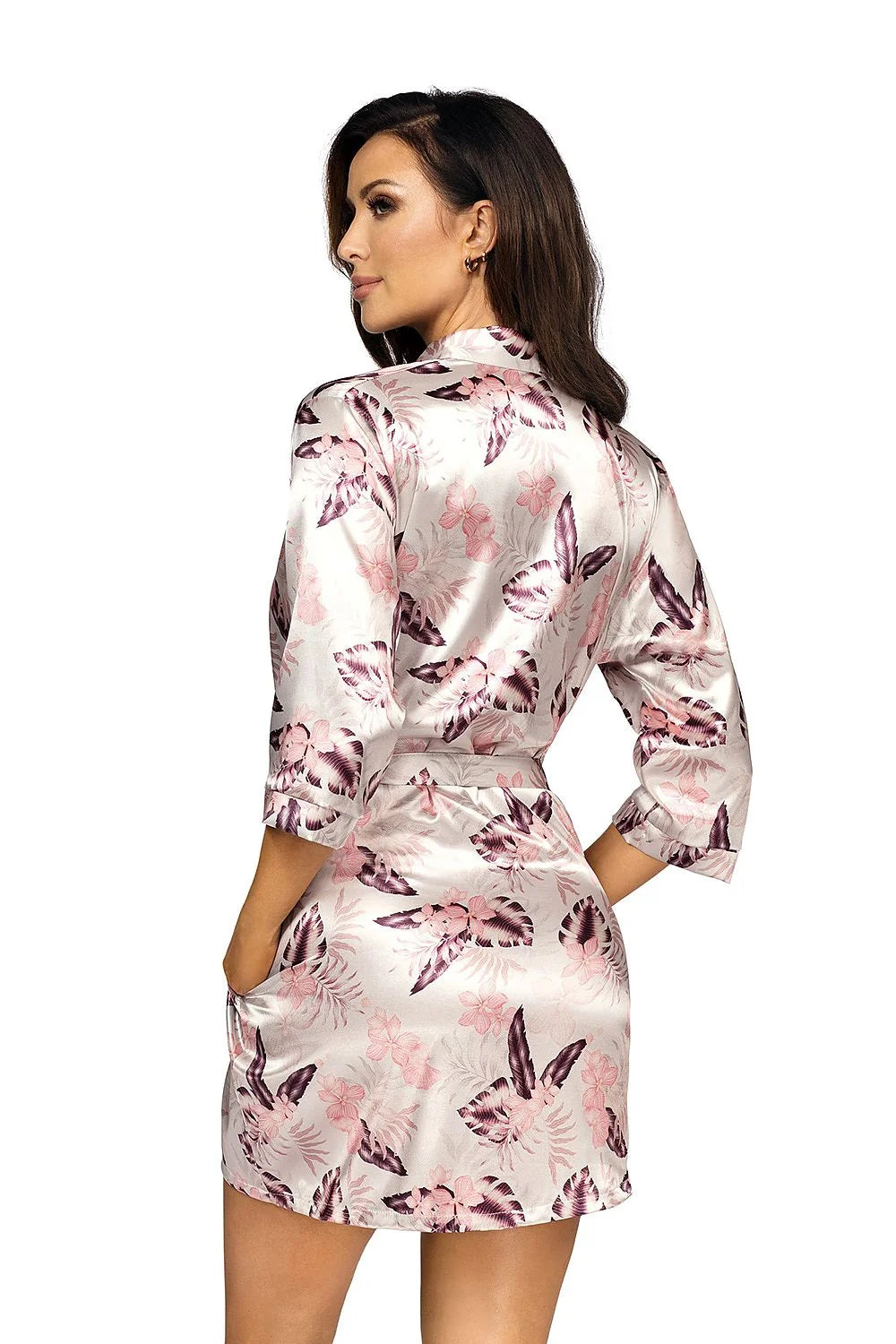 peignoir kimono satin imprimé floral papillons manches trois quarts ceinture ajustable poches latérales châle coupe fluide mi cuisses ivoire rose