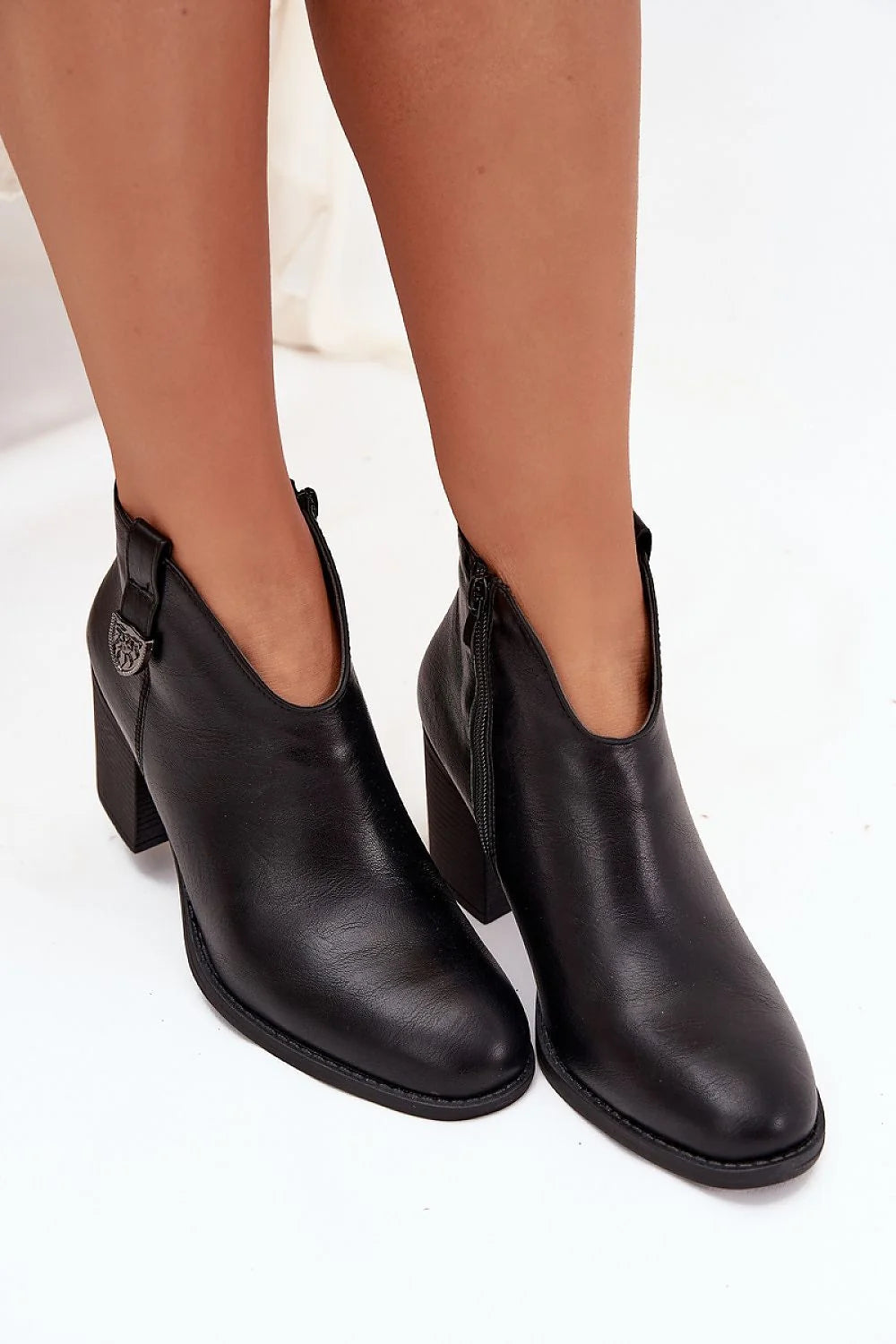 bottines femme noir simili cuir doublée fourrure chaudes confortables talon bloc 7cm tige basse 9cm fermeture éclair latérale