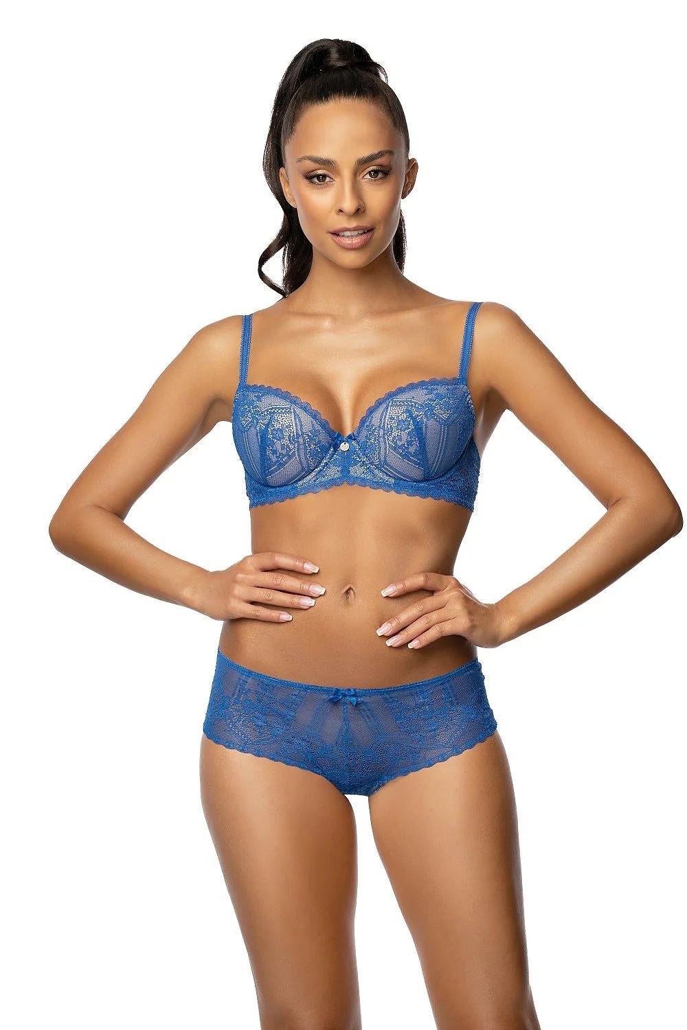 Strings Mat en Dentelle Bleue Shorty Taille Mi-Haute Finitions Raffinées Coton Élasthanne Polyamide Femme