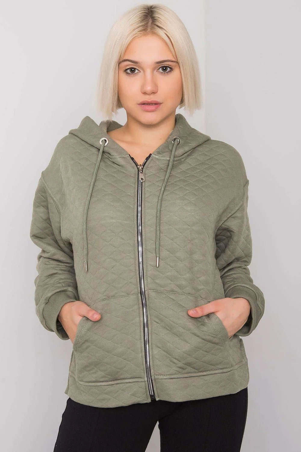 Sweat à capuche matelassé coton vert kaki style décontracté confort chic pour femmes urbaines