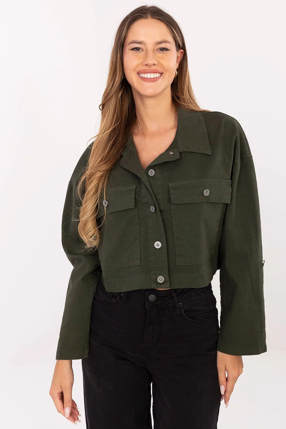 veste shacket courte kaki olive coton stretch toile col chemise boutonnage avant poches poitrine rabat coupe boxy cropped manches longues