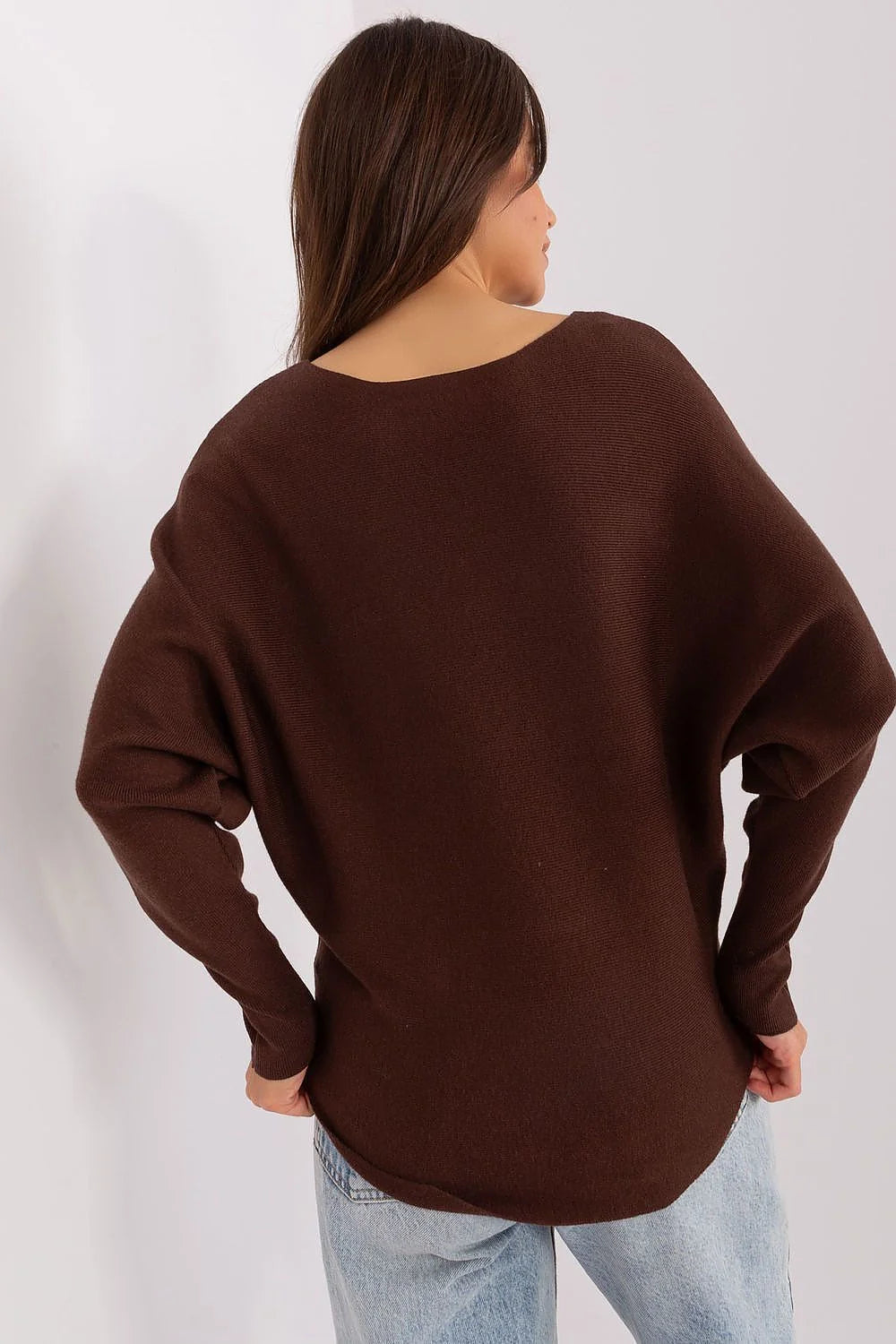 Pull-over marron pour femme style minimaliste coupe ample manches longues encolure ronde matière douce maille stretch