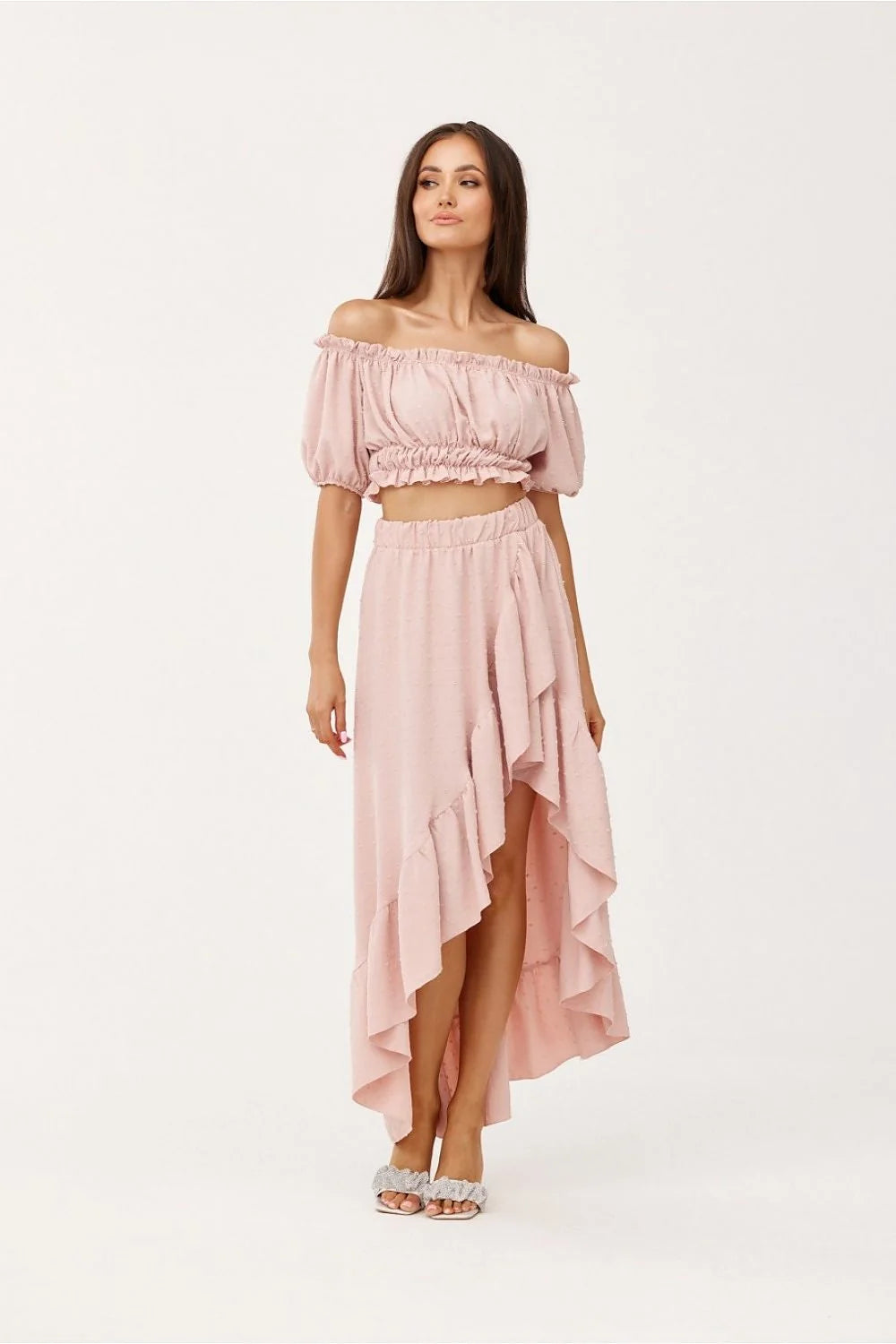 ensemble femme chemisier crop bardot manches ballon smocké jupe longue taille haute asymétrique volants fente avant rose poudré léger fluide