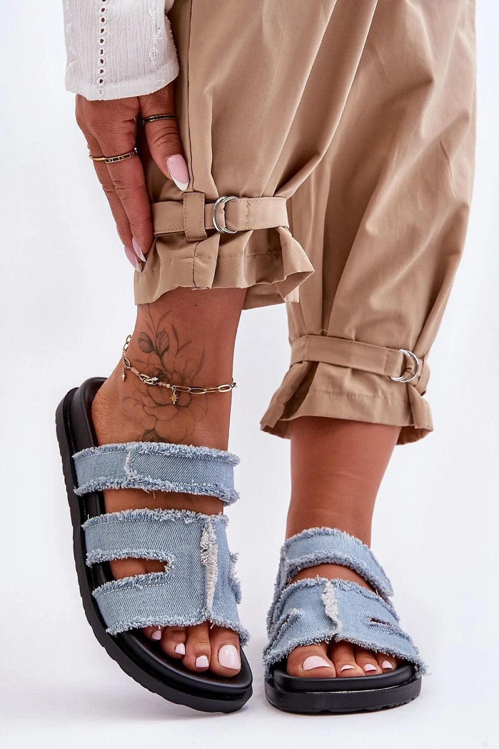 Sandales mode femmes décontractées contemporaines velcro plateforme compensée confortables estivales look style tendance vintage sandales femmes