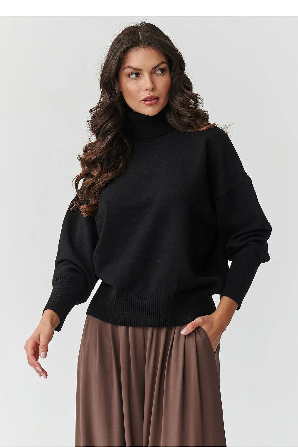 pull femme col roulé noir maille douce viscose stretch durable antipeluches oversize longueur hanche manches ballon épaules tombantes