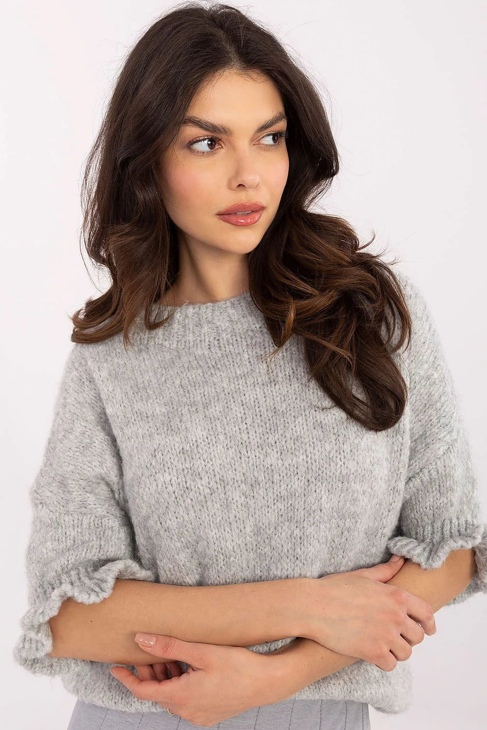 Pull femme élégant Chandail Italy Moda coupe ample manches 3/4 col rond maille douce texture moelleuse gris clair hiver mi-saison