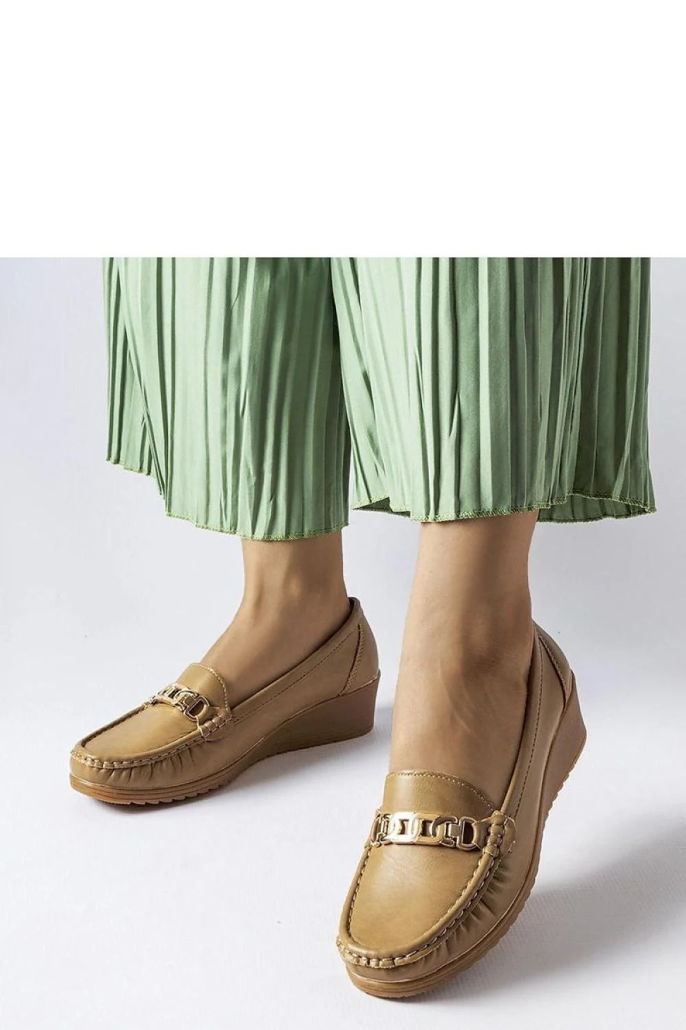 mocassins femme lerino classique moderne compensé camel cuir similicuir respirant confortable semelle crantée caoutchouc chaîne dorée couture mors élégant polyvalent