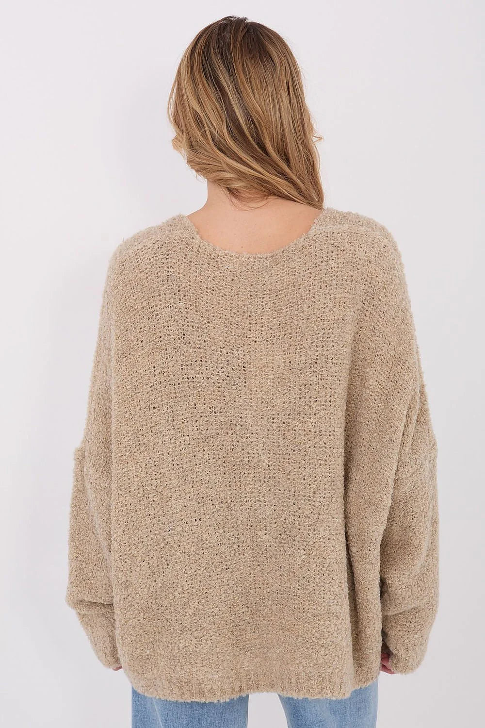 cardigan gilet femme oversize maille bouclette beige sable coupe loose col V boutonnage boutons bois manches longues tombantes