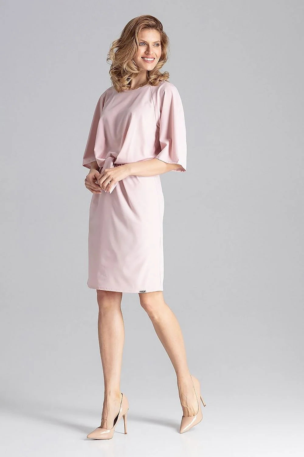 Robe fluide en polyester jaune moutarde élégante avec manches amples et ceinture pour femmes modernes