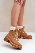 Bottes trappeur Step in style en suédine marron camel, doublure fourrure blanche, talon carré 4-5 cm, semelle crantée, lacets marron dorés, idéales pour promenades hivernales et tenues décontractées ou habillées