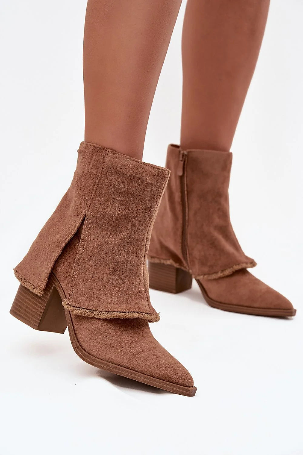 bottines femme daim écologique cognac suédé cheville bout pointu talon colonne neuf centimètres rabattu effiloché fermeture éclair latérale
