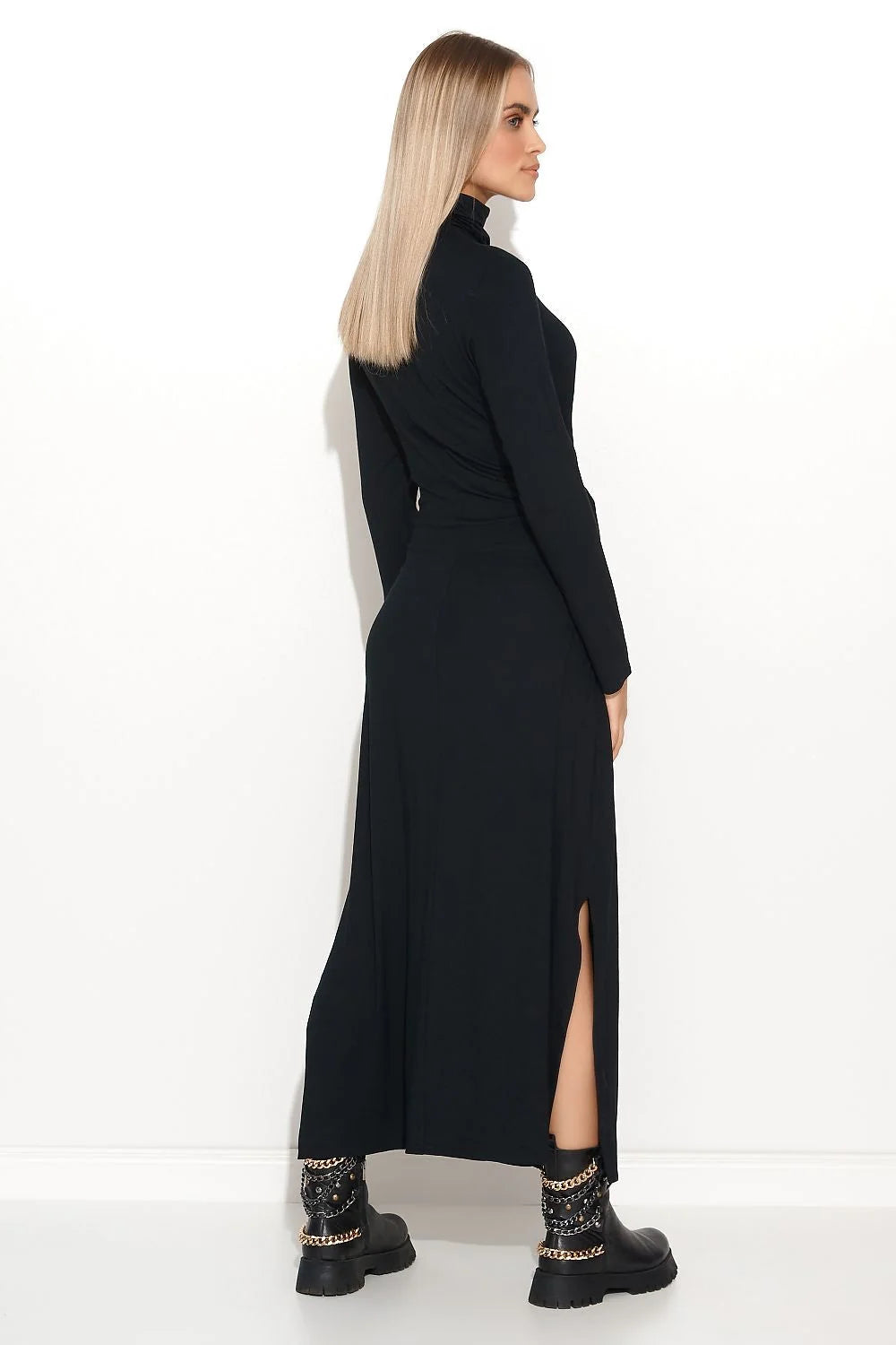 Robe élégante verte Makadamia en tissu fluide col roulé manches longues pour occasions modernes