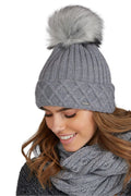 Bonnet femme Kamea en maille laine acrylique motif côtelé losange gris pompon fourrure hiver automne élégant douillet