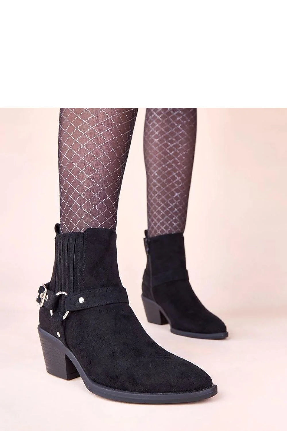 bottines femme daim noires talon bloc moyen bout pointue bride harness anneau rivets fermeture éclair latérale semelle caoutchouc antidérapante ajustée