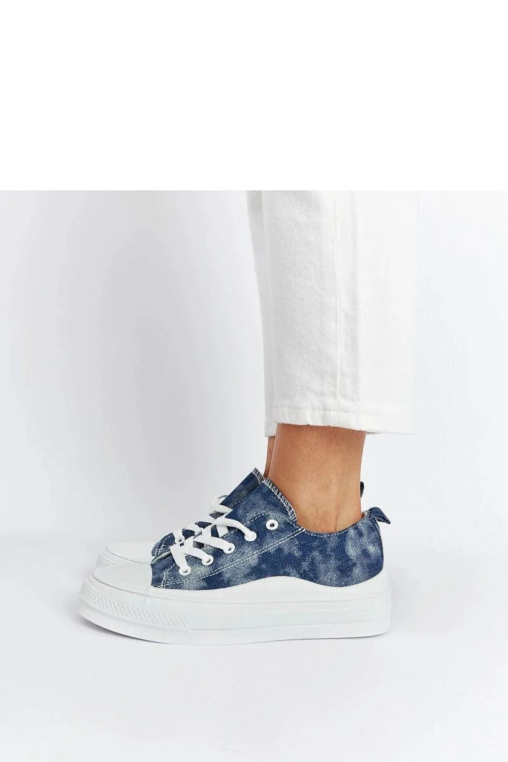 Baskets pour femmes style streetwear design moderne décontracté tige denim bleu délavé semelle caoutchouc blanche lacets coton