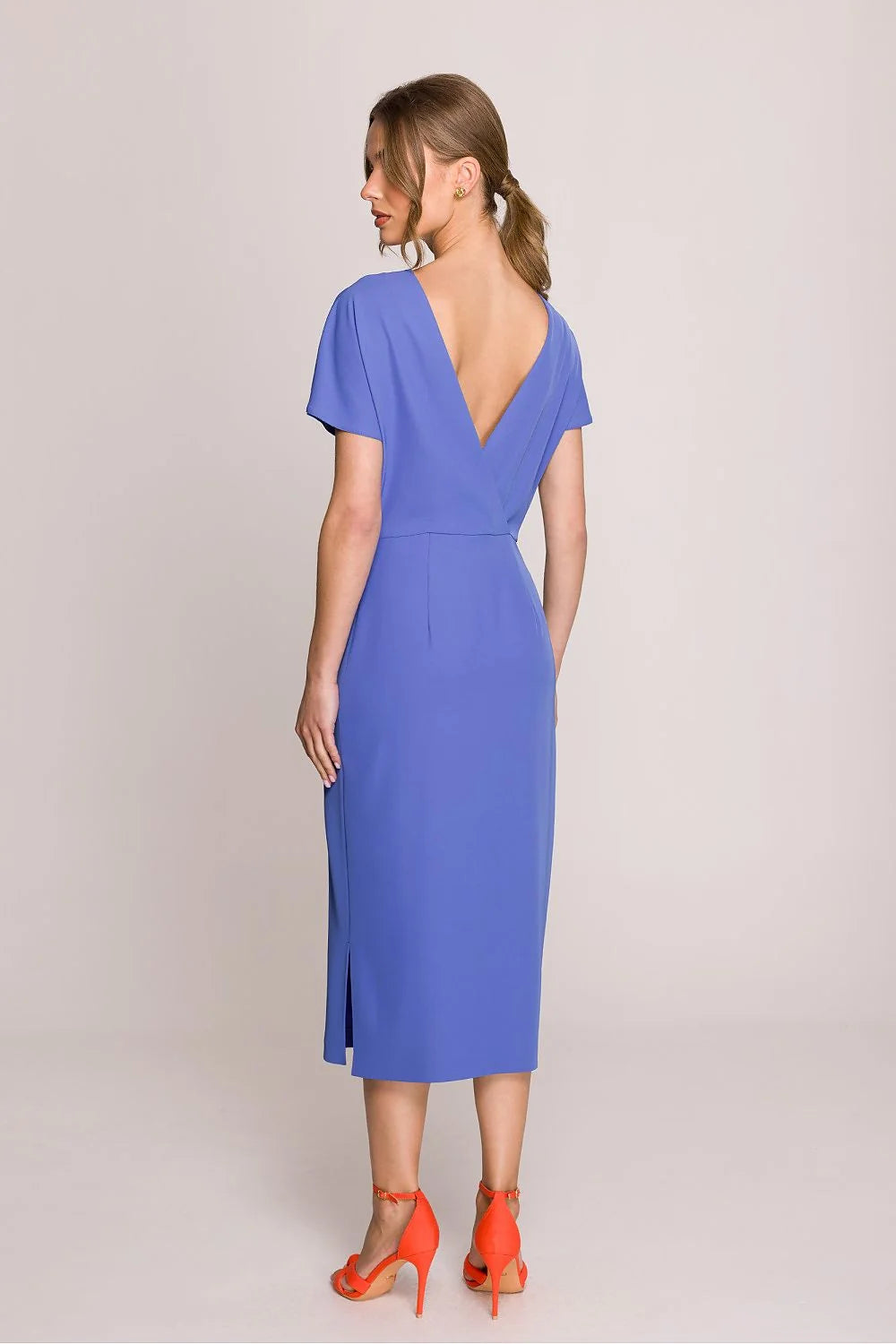 Robe élégante pour femme coupe droite manches courtes encolure ronde bleu vif matière confortable occasion versatile