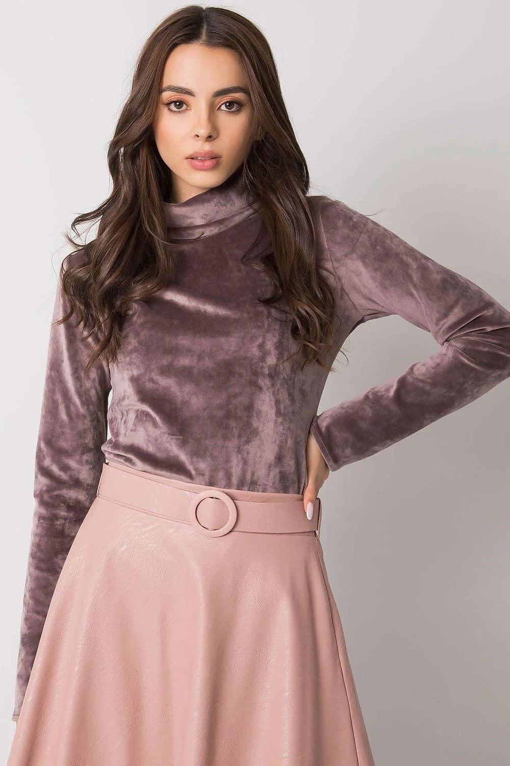 Pull col roulé femme velours vert émeraude chic ajusté manches longues mode automne hiver