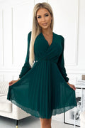 robe cocktail Numoco mousseline émeraude plissée chiffon cache coeur décolleté profond manches longues taille cintrée jupe évasée doublée opaque midi